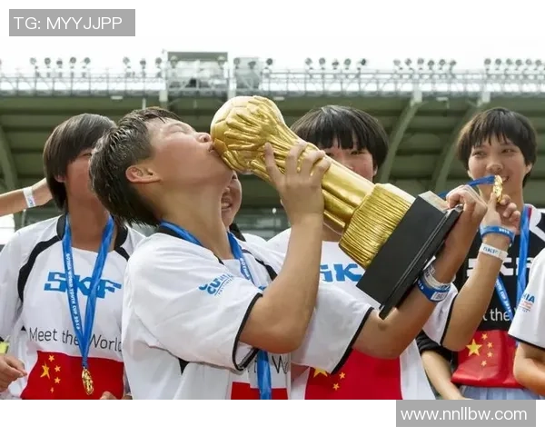 天津女孩足球崛起展现青春力量助力女性体育发展新篇章 天津女孩足球崛起展现青春力量助力女性体育发展新篇章